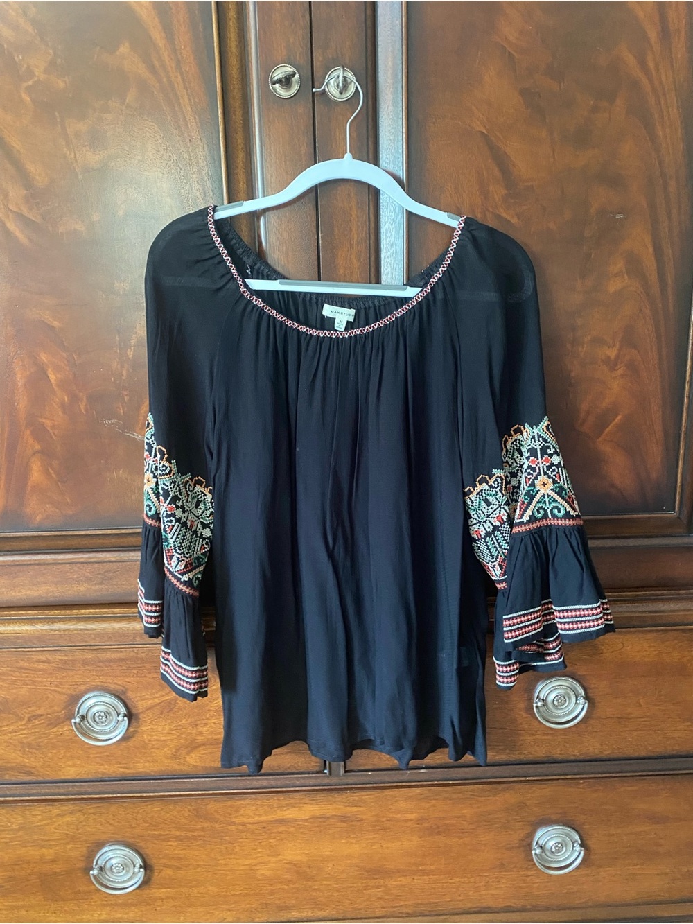 Max Studio boho embroidered top